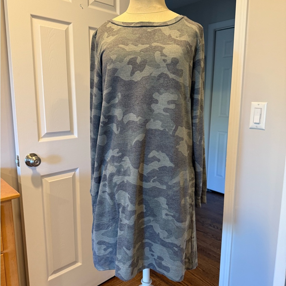 Jane and Delancey Gray Camo Long Sleeve Dress